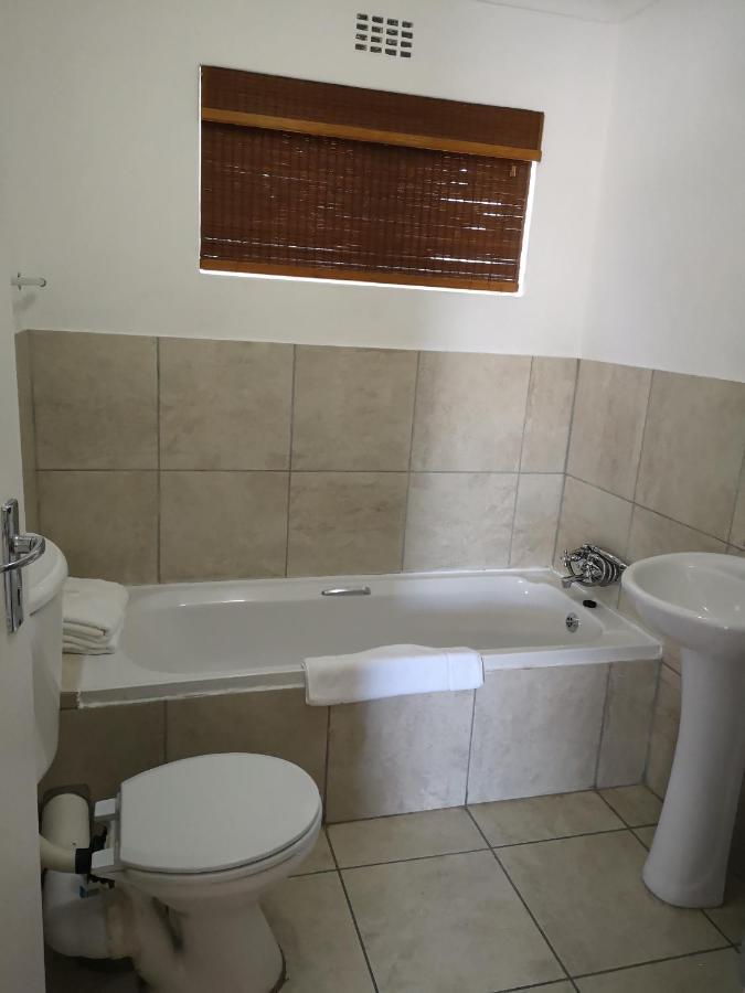 Smithland Guest Apartments Cape Town Bellville Exterior foto
